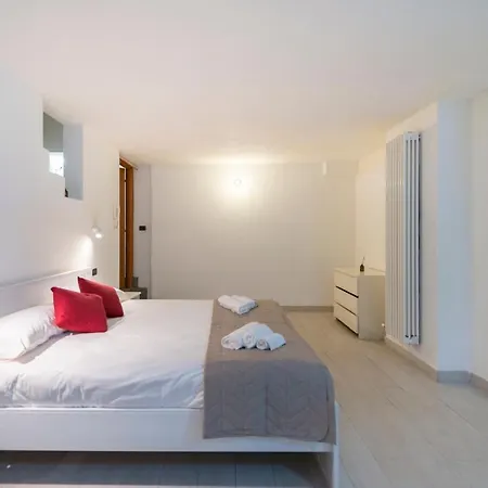 Loft - Porta Venezia - M3 Repubblica * Milan