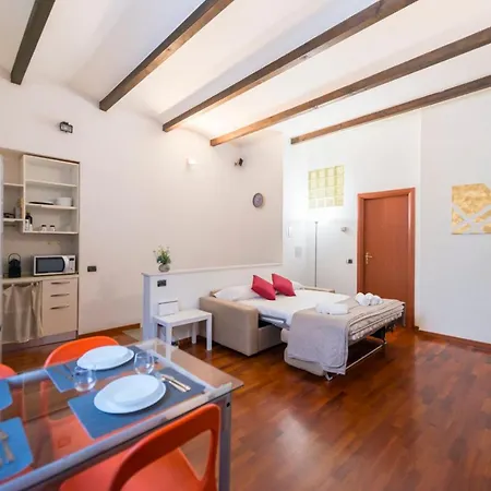 Loft - Porta Venezia - M3 Repubblica Apartment